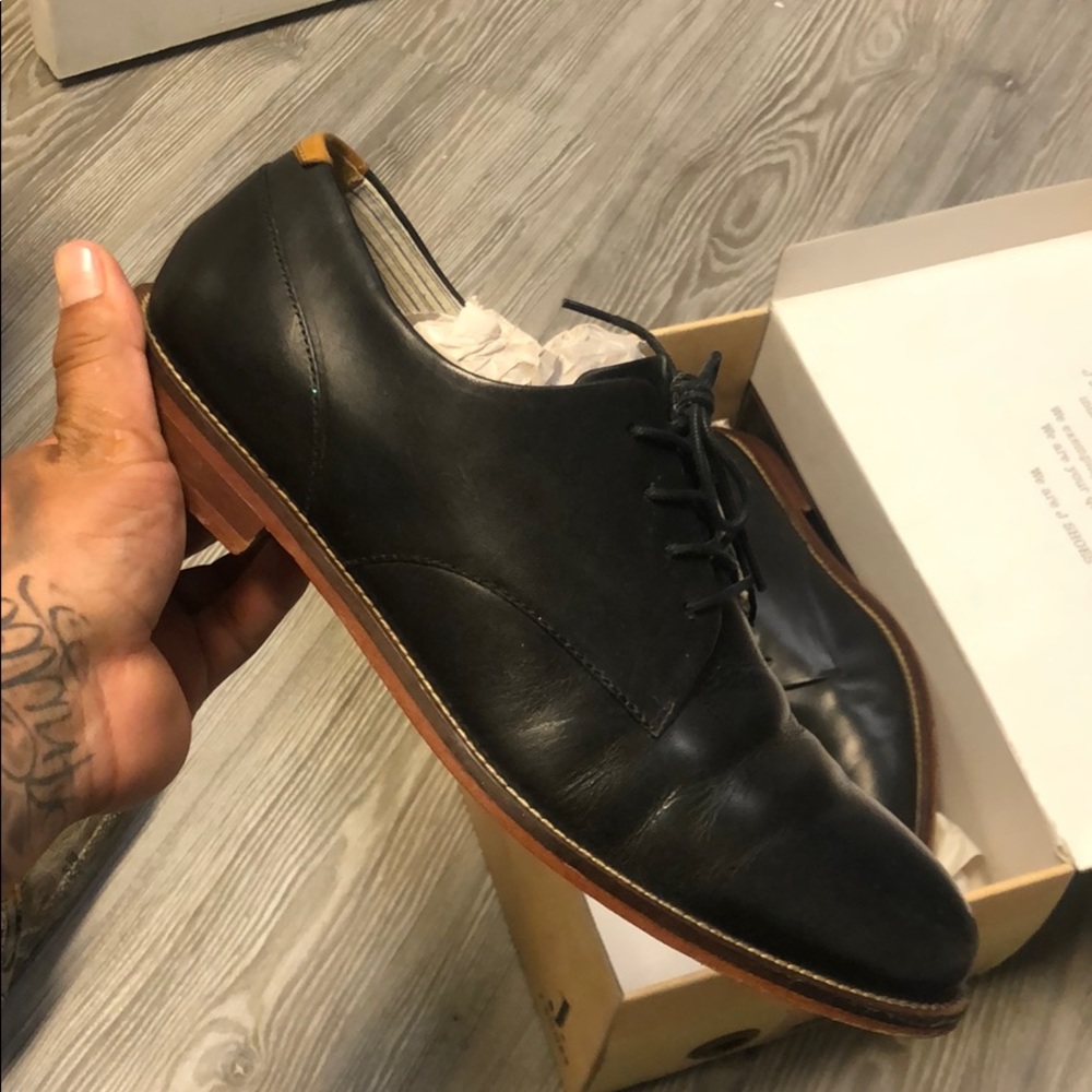 Dress shoes